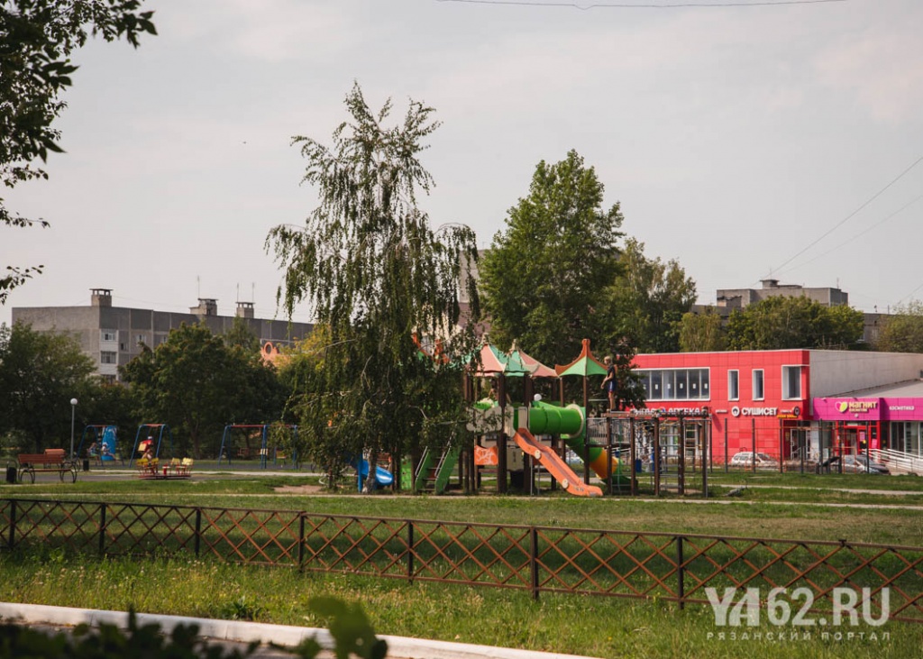 Фото 5 Детская площадка в парке.JPG