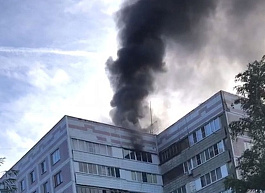На улице Новоселов произошел пожар в многоэтажке