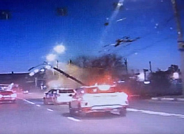 ДТП со снесенным столбом на Московском шоссе попало на видео