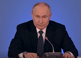 Путин: России придется либо завозить рабочую силу, либо повышать производительность