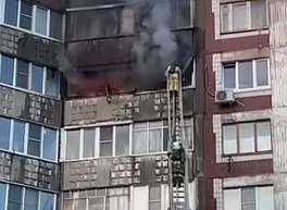 При пожаре на улице Новоселов эвакуировали шесть человек, одного спасли