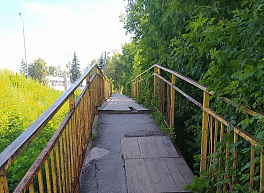 Рязанцев возмутило состояние пешеходного моста через железную дорогу в Шлаковом