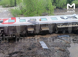 При сходе поезда в Коми пострадали 70 человек