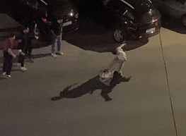В Дашково-Песочне двое мужчин устроили спарринг на проезжей части