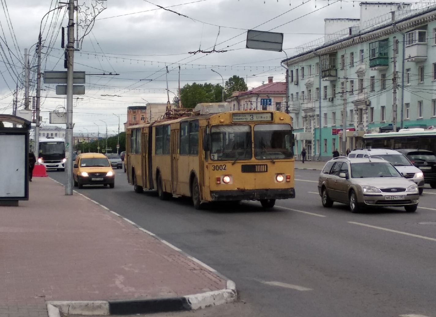 Московский «бесшумный» электробус сравнили со знаменитым рязанским троллейбусом-гармошкой