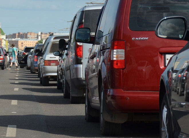 Более четверти всех автомобилей в России попали под экологические штрафы