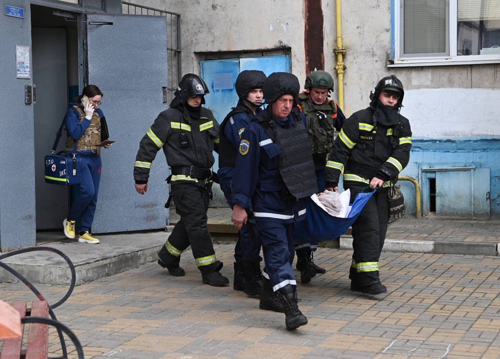 Дрон влетел в белгородскую многоэтажку и убил мужчину