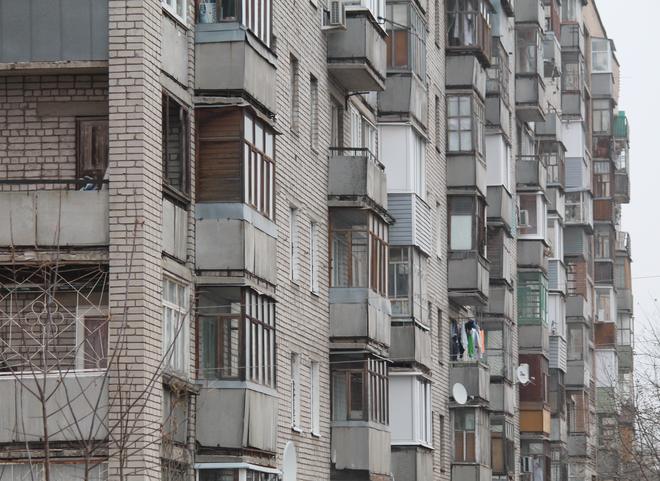 В России начнут штрафовать за несогласованное остекление балкона