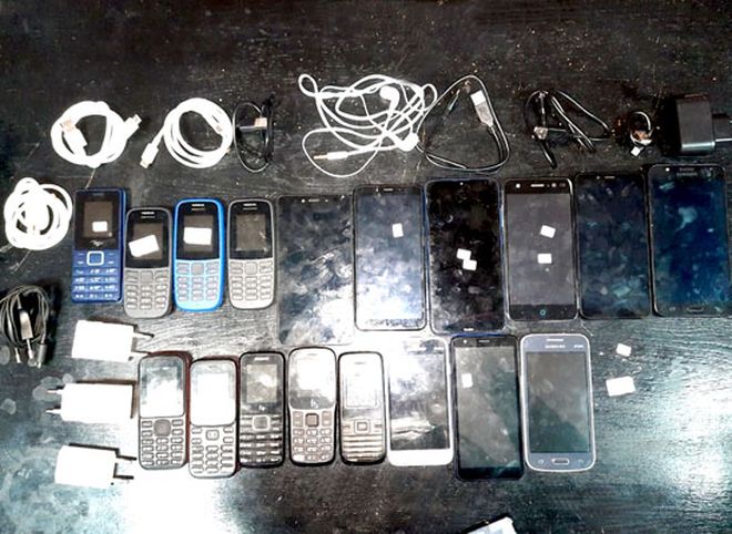 В рязанскую колонию пытались пронести 18 мобильных телефонов