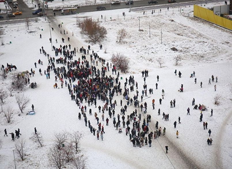 В Екатеринбурге несколько сотен митингующих потребовали отмены QR-кодов